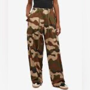Good American fatigue green camo parachute pants